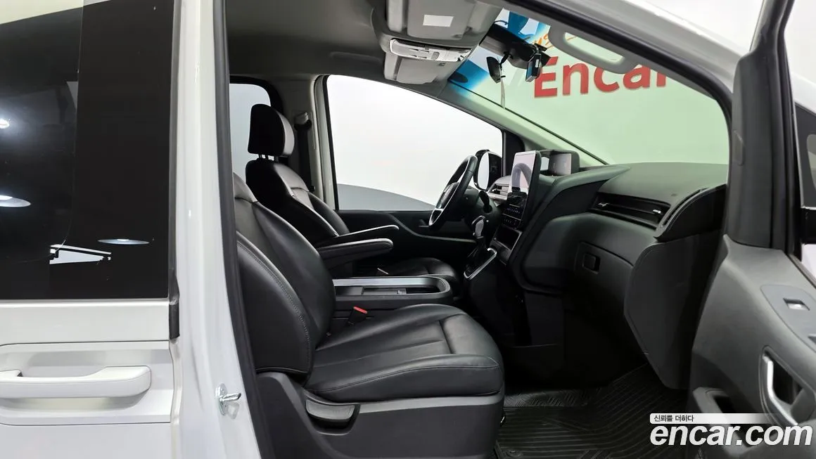 Hyundai Staria 2023 из KR, фото 2