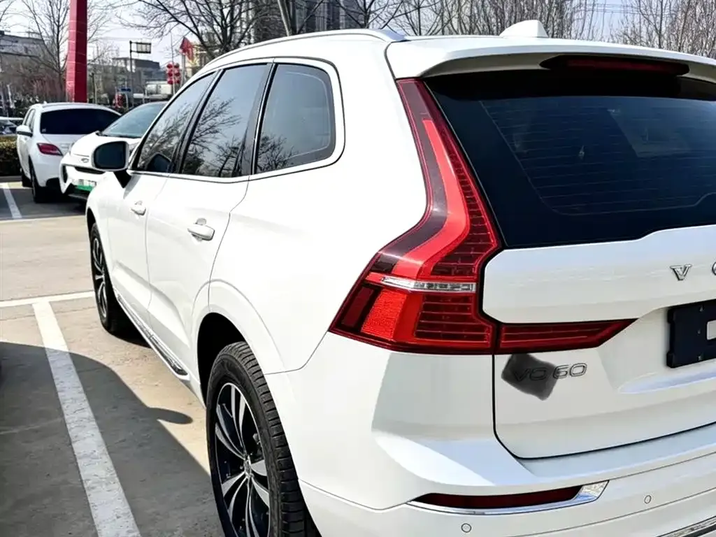 Volvo XC60 — фото 4