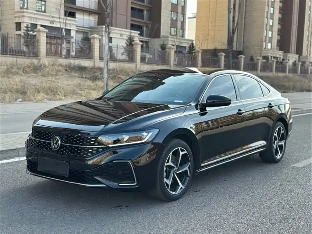 Volkswagen Passat — фото 1