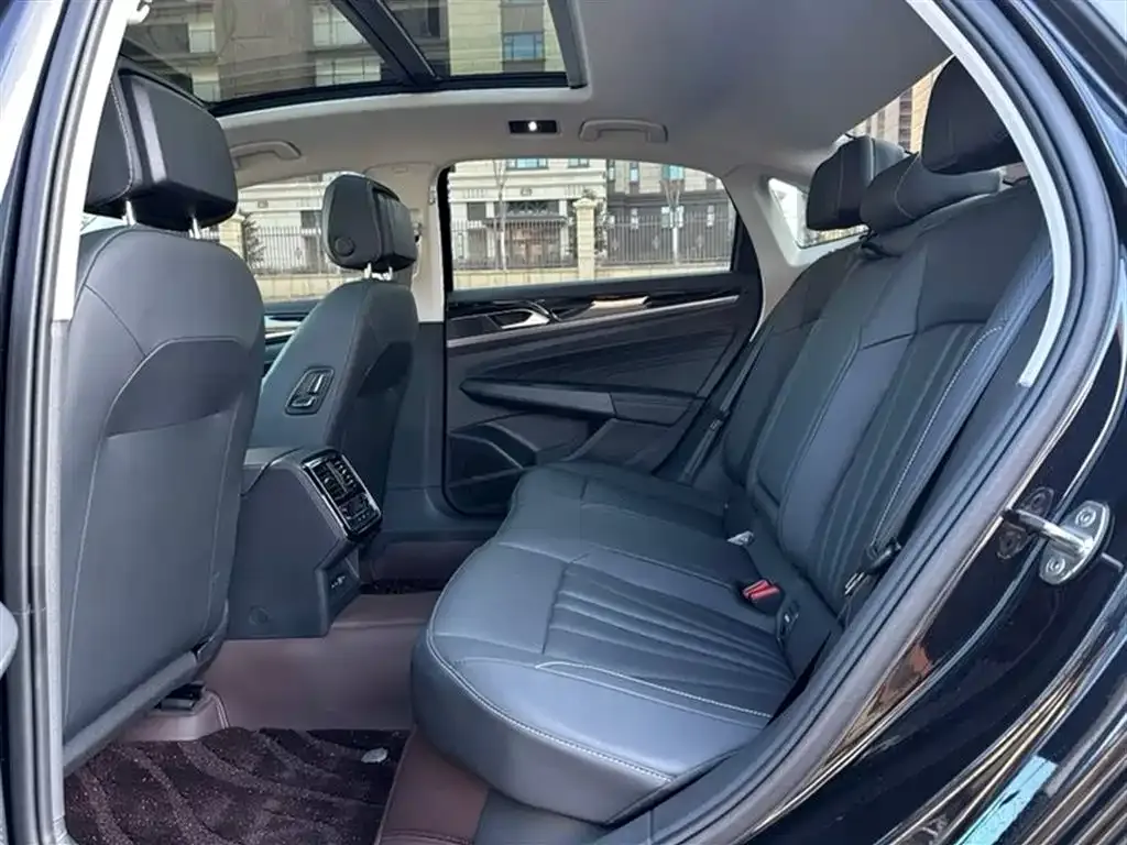 Volkswagen Passat — фото 4