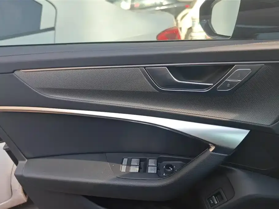 Audi A6L 2023 из CN, фото 4