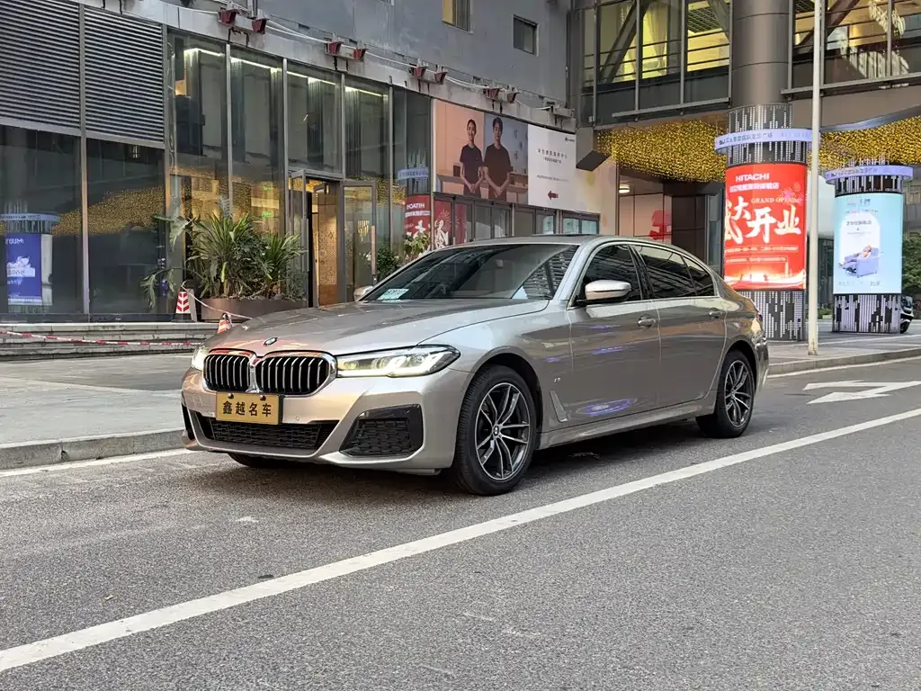BMW 5 Series — фото 1