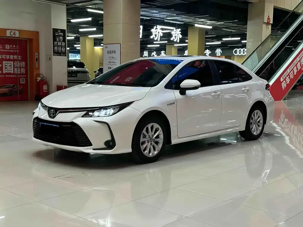 Toyota Corolla — фото 1