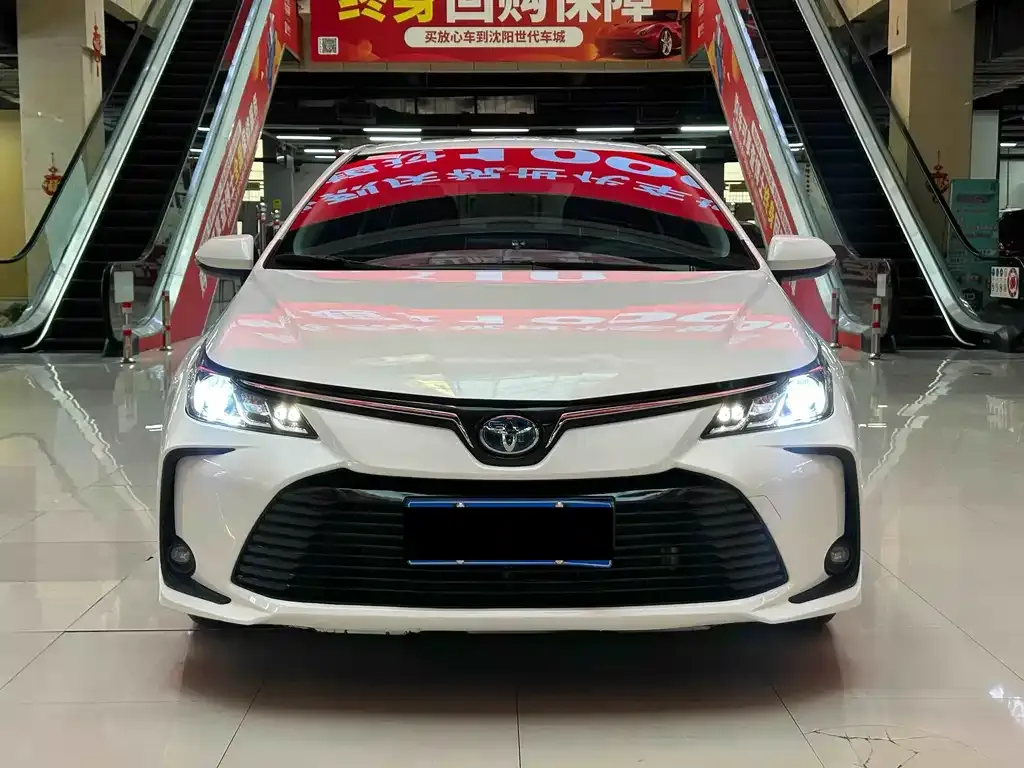 Toyota Corolla — фото 8