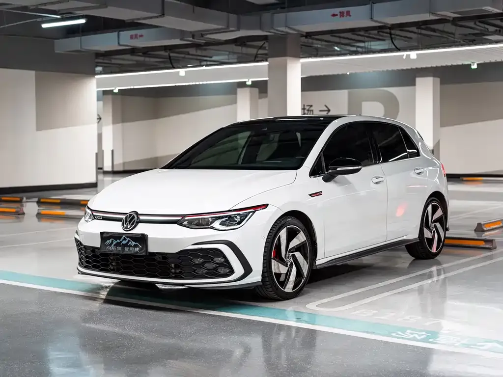 Volkswagen Golf GTI 2023 из CN, фото 1