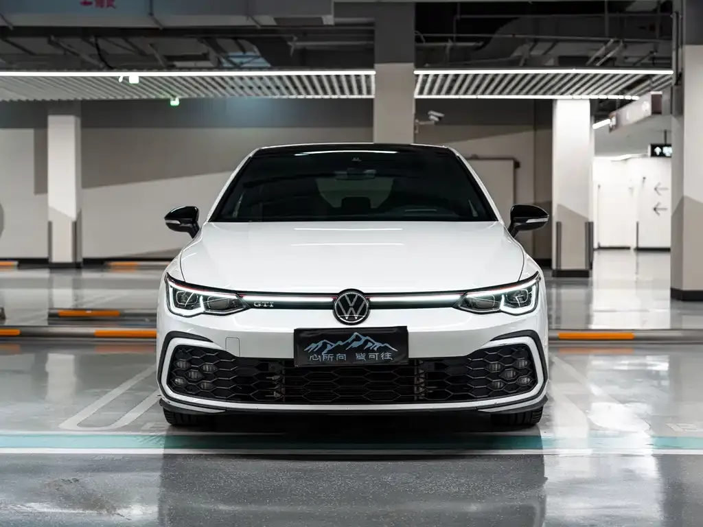 Volkswagen Golf GTI 2023 из CN, фото 2