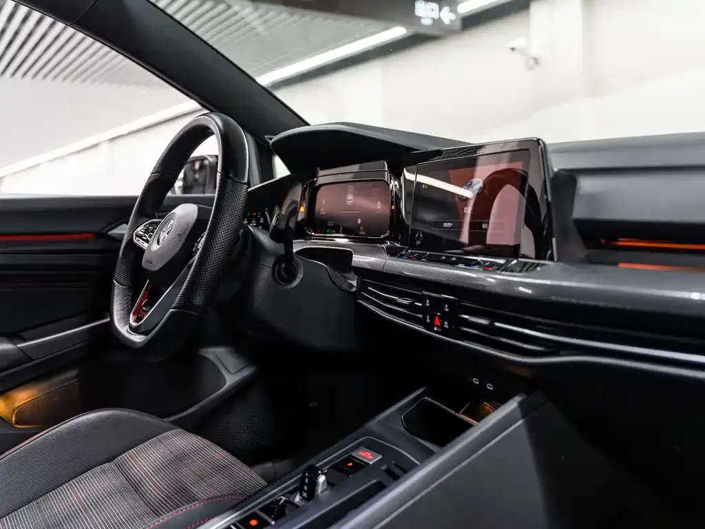 Volkswagen Golf GTI 2023 из CN, фото 10