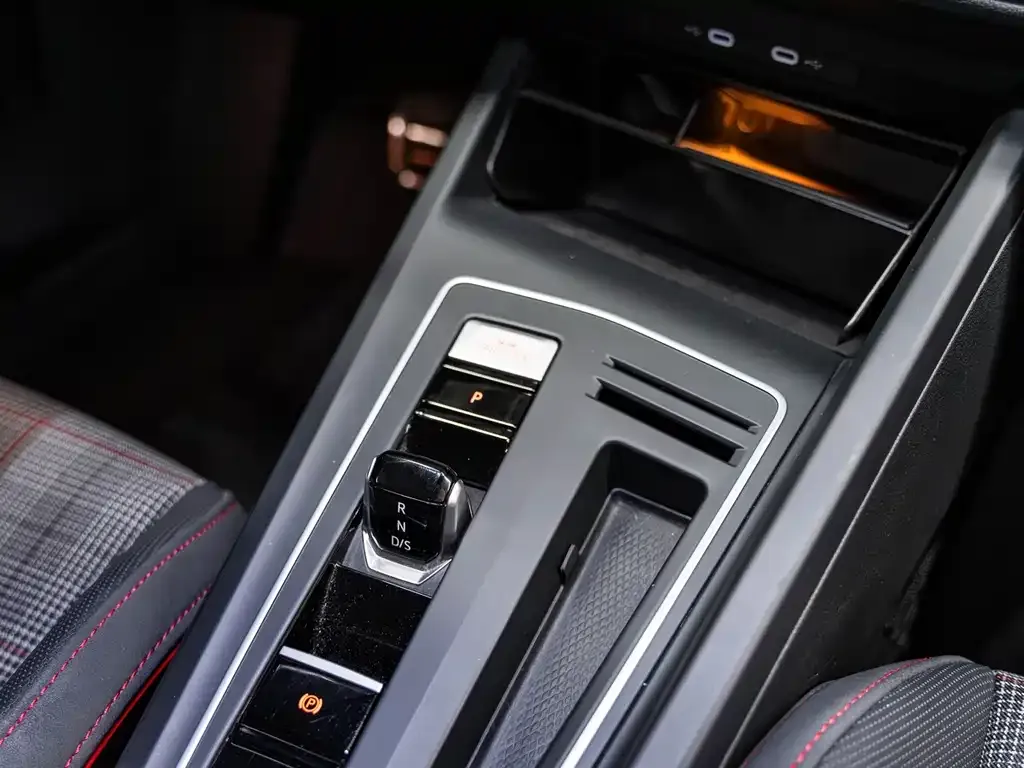 Volkswagen Golf GTI 2023 из CN, фото 8