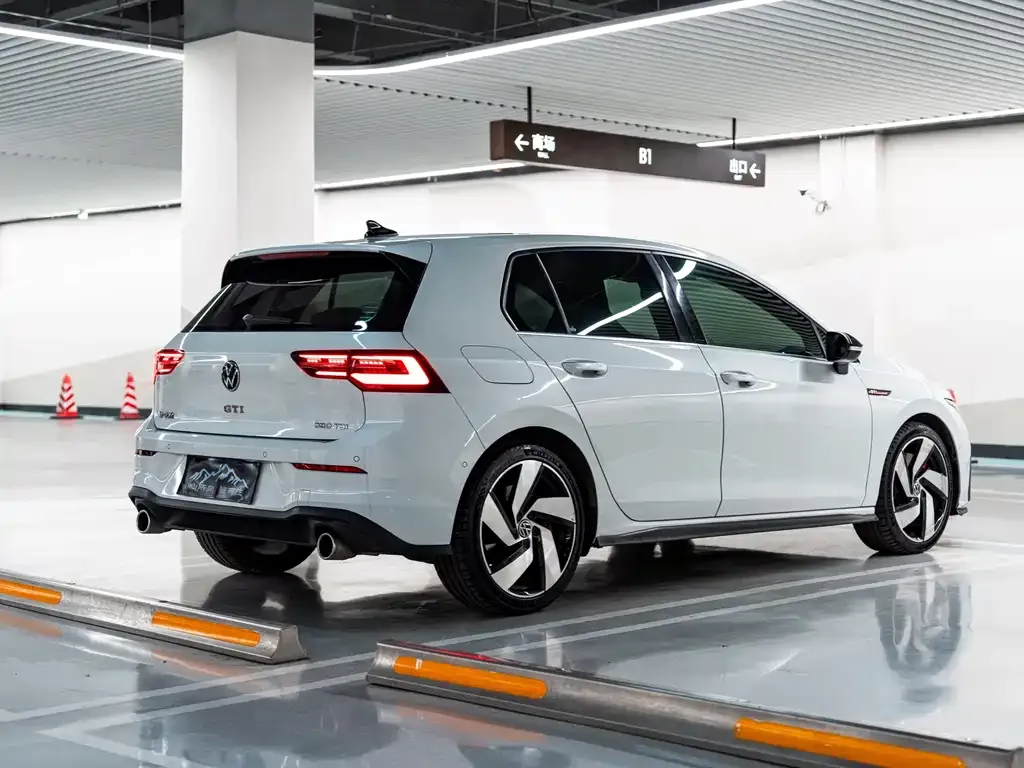 Volkswagen Golf GTI 2023 из CN, фото 9