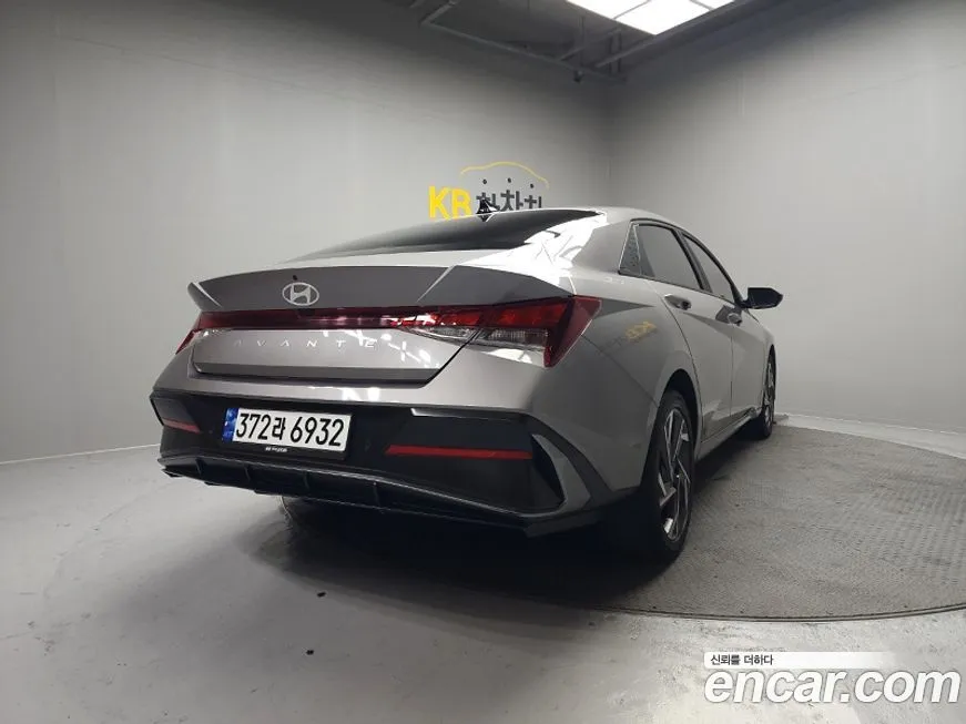 Hyundai AVANTE — фото 8