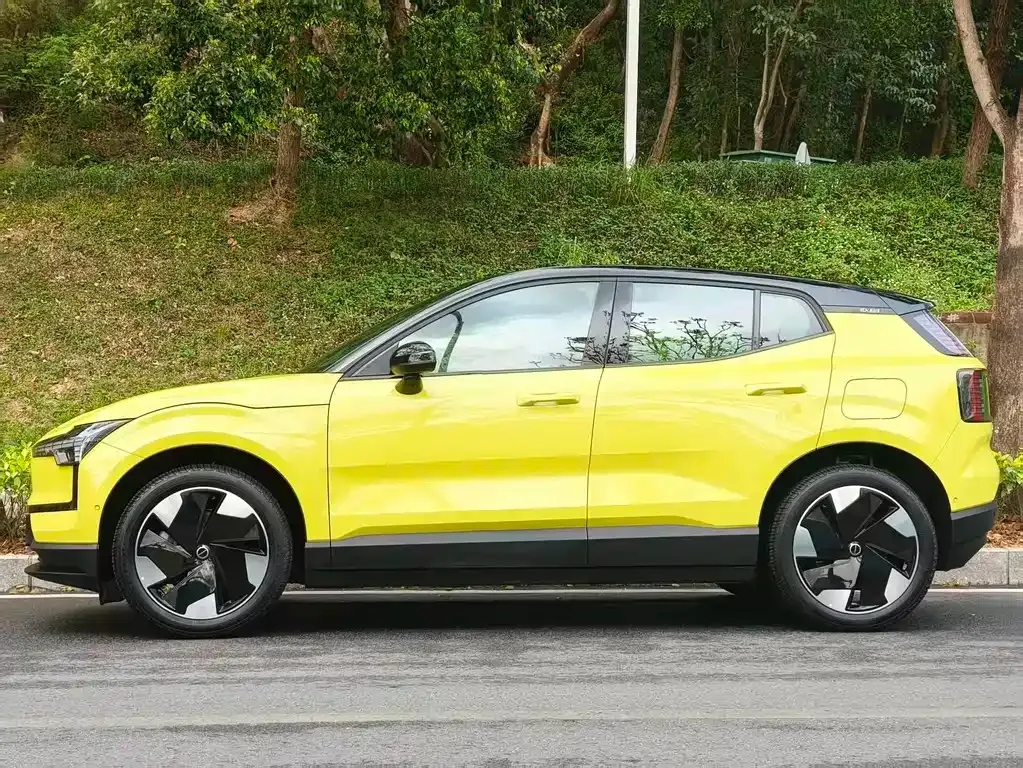 Volvo EX30 2024 из CN, фото 8
