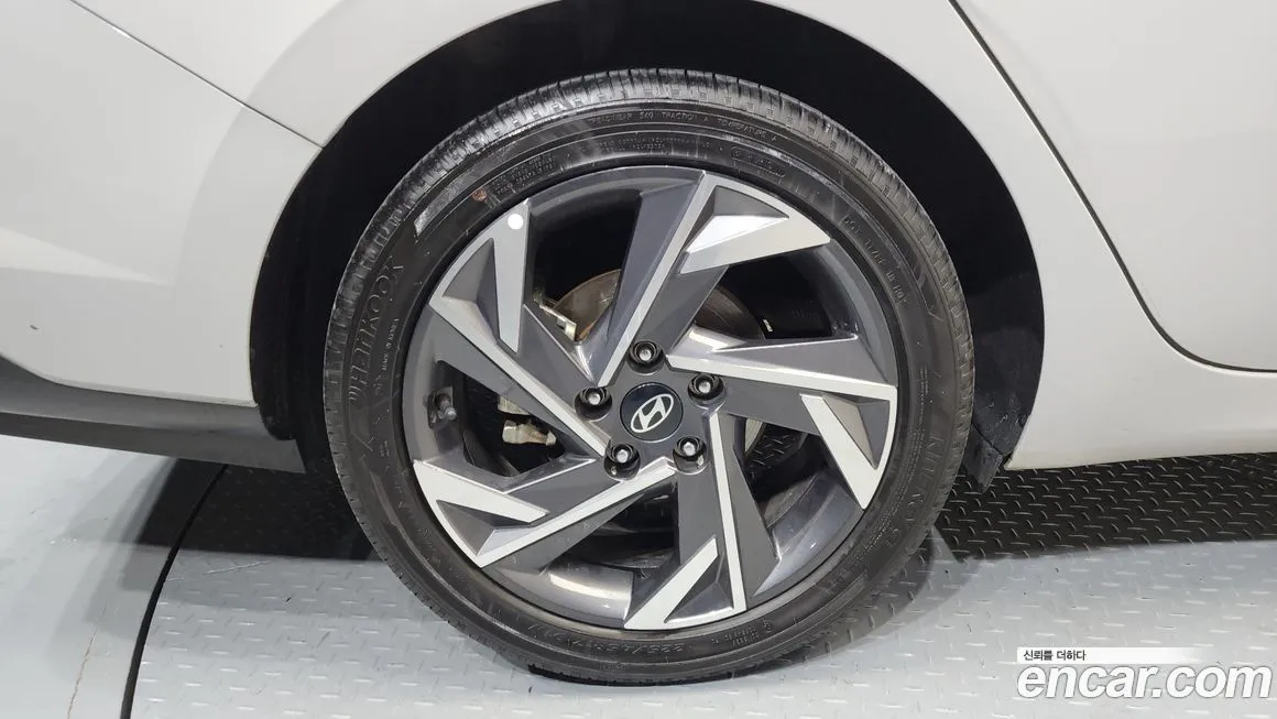 Hyundai AVANTE — фото 4