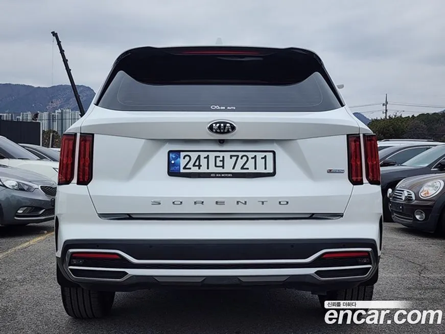 Kia Sorento — фото 10
