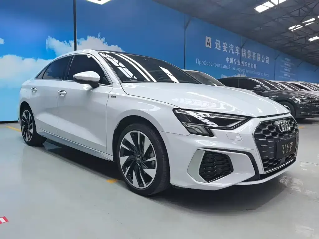 Audi A3 2023 из CN, фото 1