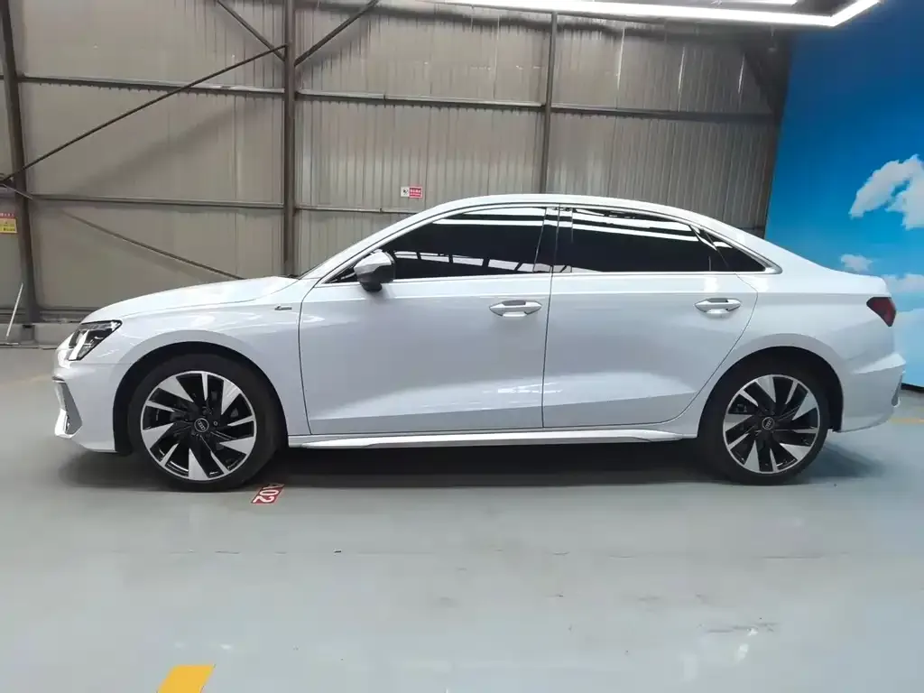 Audi A3 2023 из CN, фото 7