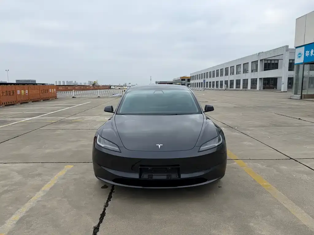 Tesla Model 3 — фото 3