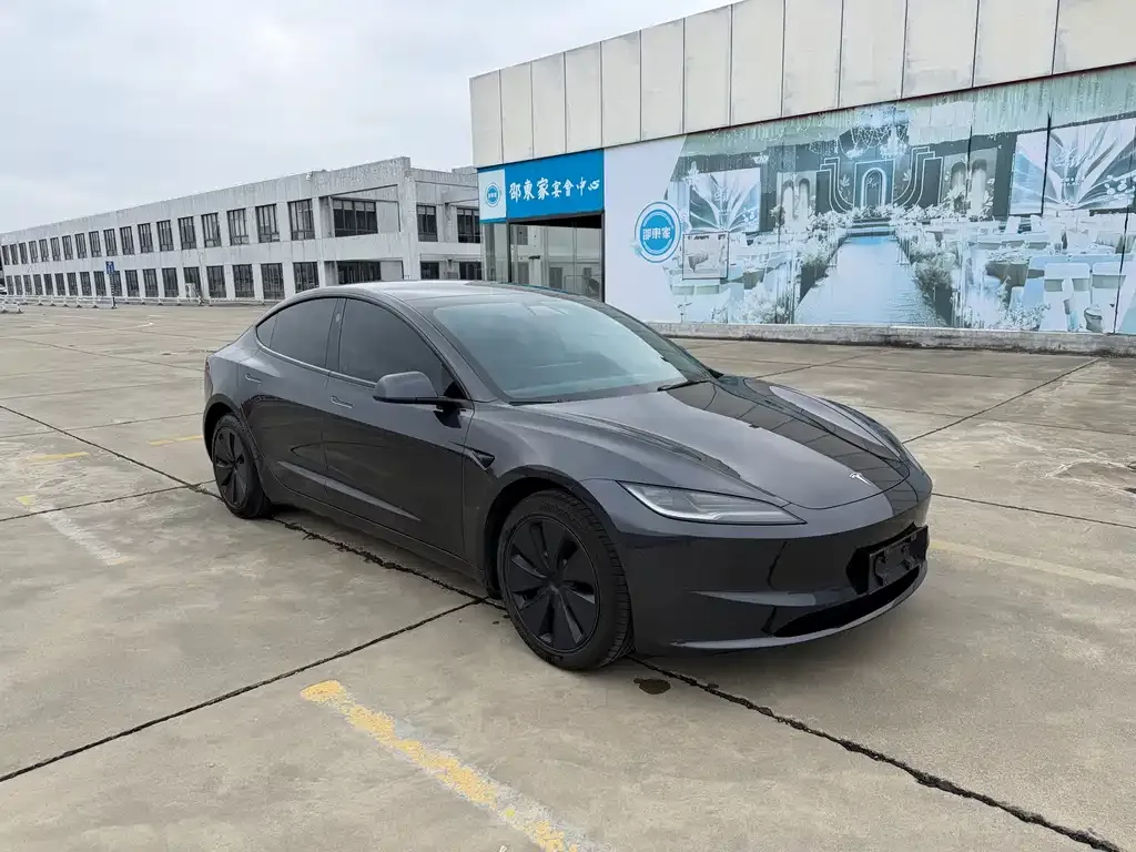 Tesla Model 3 — фото 4