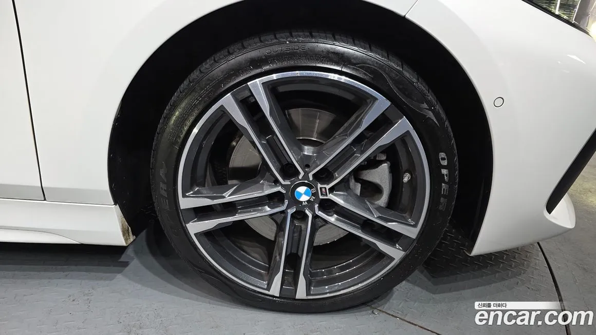 BMW 1-Series 2023 из KR, фото 3