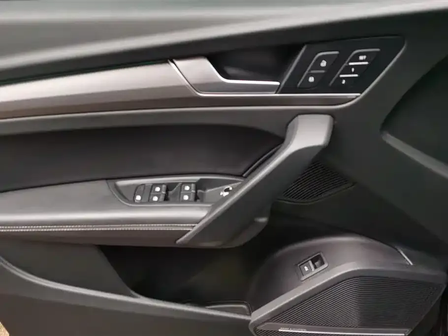Audi Q5L 2022 из CN, фото 2