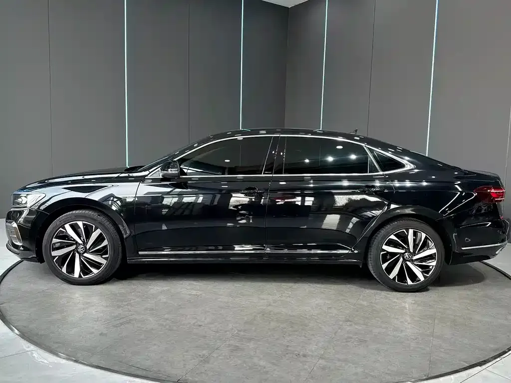 Volkswagen Passat — фото 4