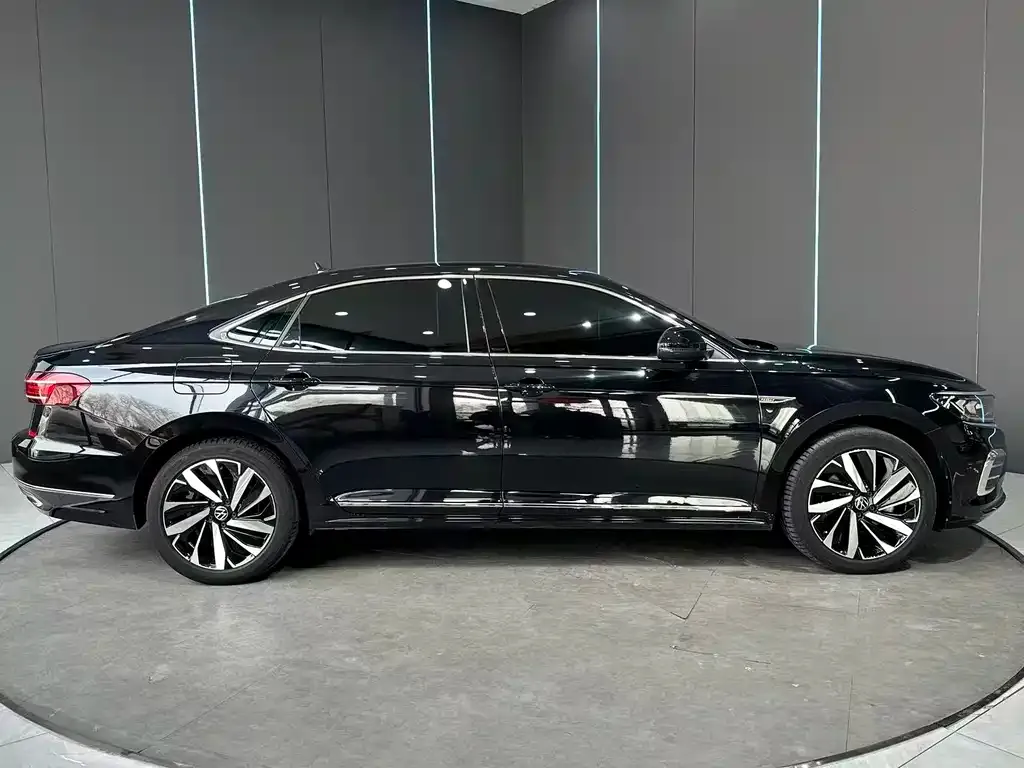 Volkswagen Passat — фото 2