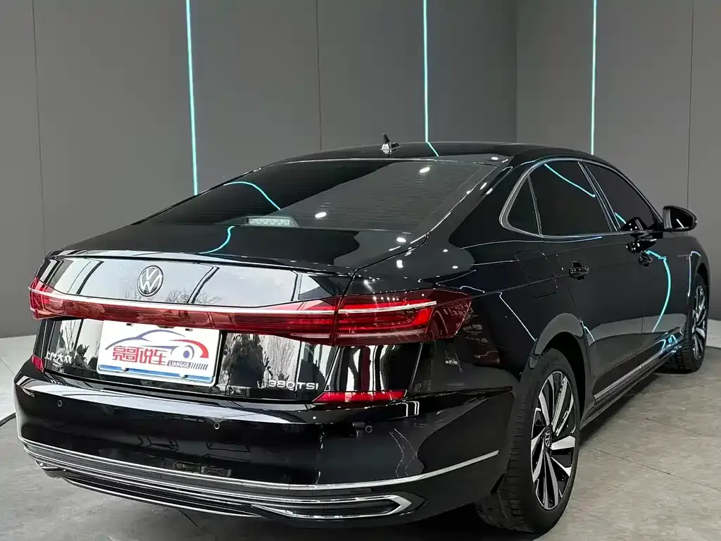 Volkswagen Passat — фото 8