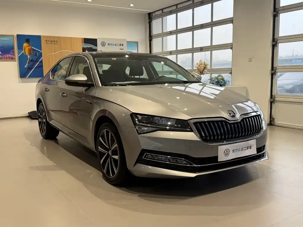 Skoda Superb — фото 7