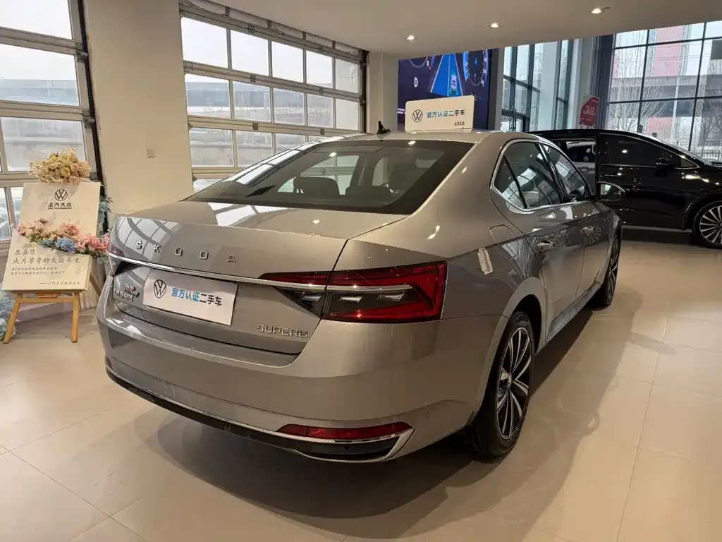 Skoda Superb — фото 4