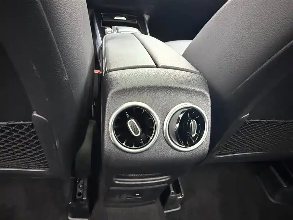 Mercedes-Benz GLB 2023 из CN, фото 8