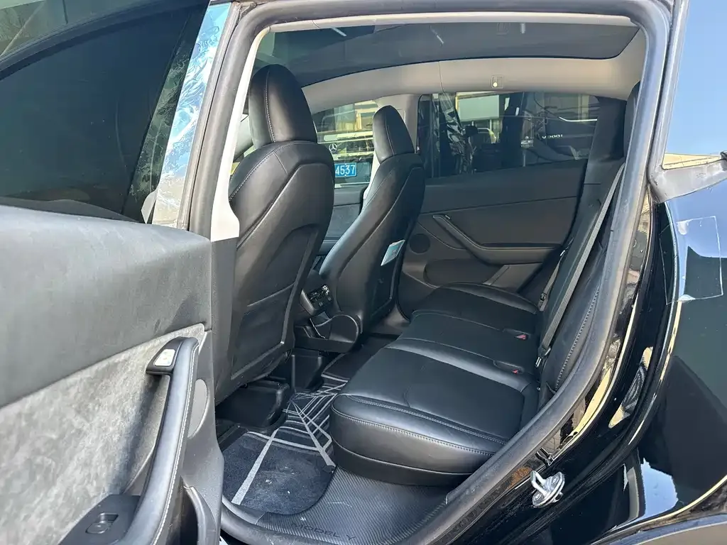 Tesla Model Y 2024 из CN, фото 3