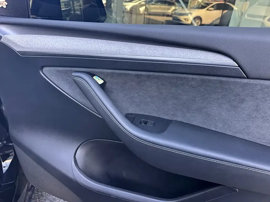 Tesla Model Y 2024 из CN, фото 8