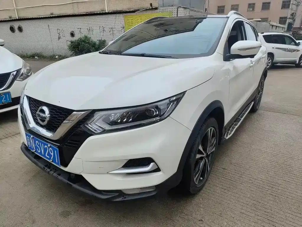 Nissan Qashqai — фото 1