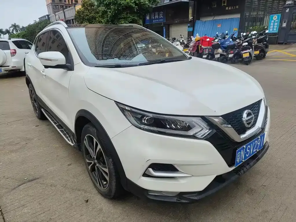 Nissan Qashqai — фото 10