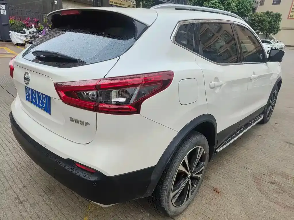 Nissan Qashqai — фото 5