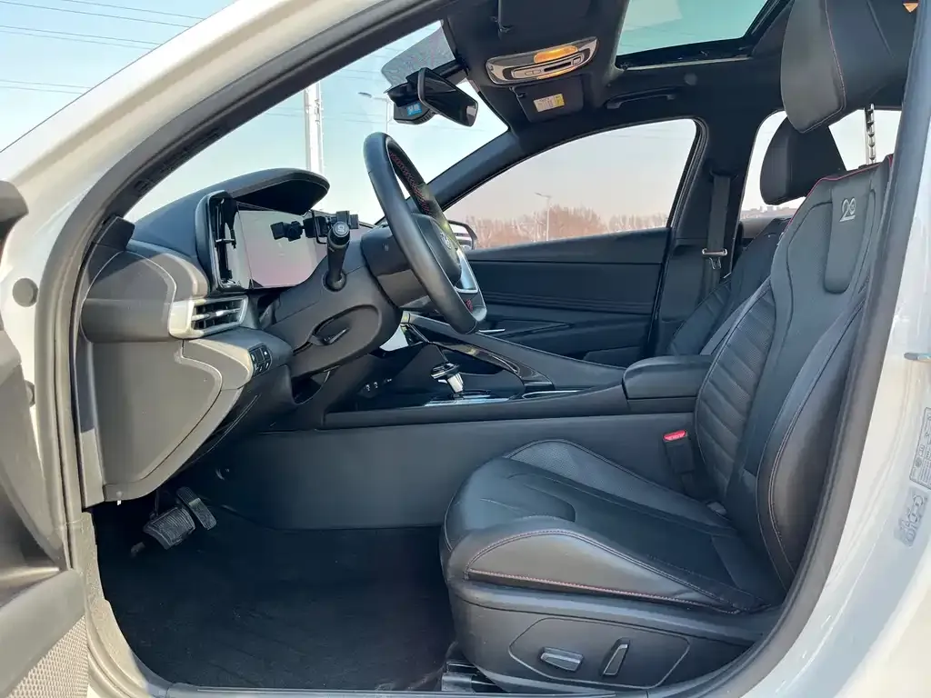 Hyundai Elantra 2022 из CN, фото 7