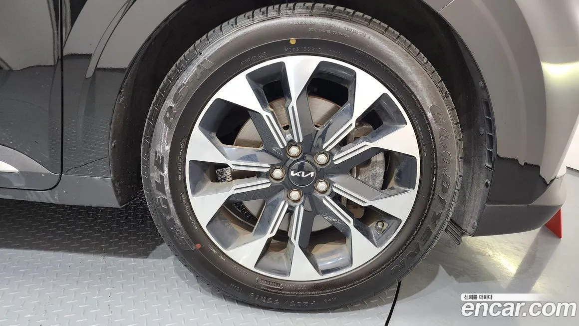 Kia Carnival — фото 10