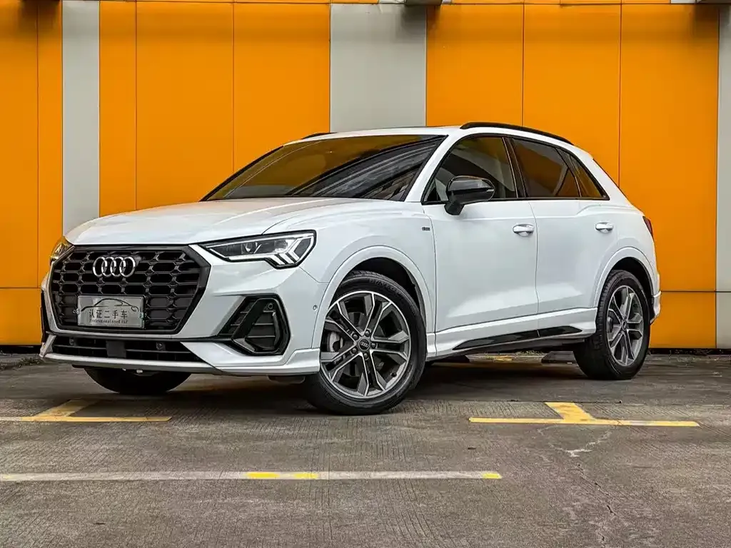 Audi Q3 — фото 1