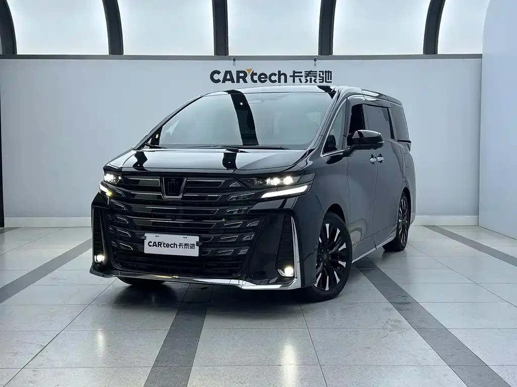 Toyota Vellfire — фото 1