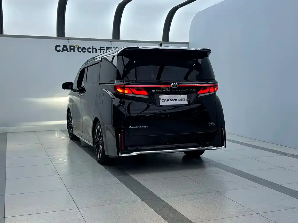 Toyota Vellfire — фото 4