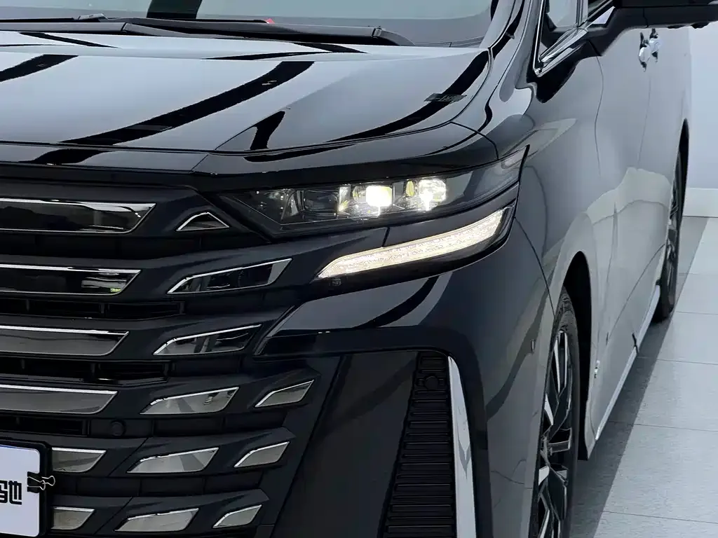 Toyota Vellfire — фото 7