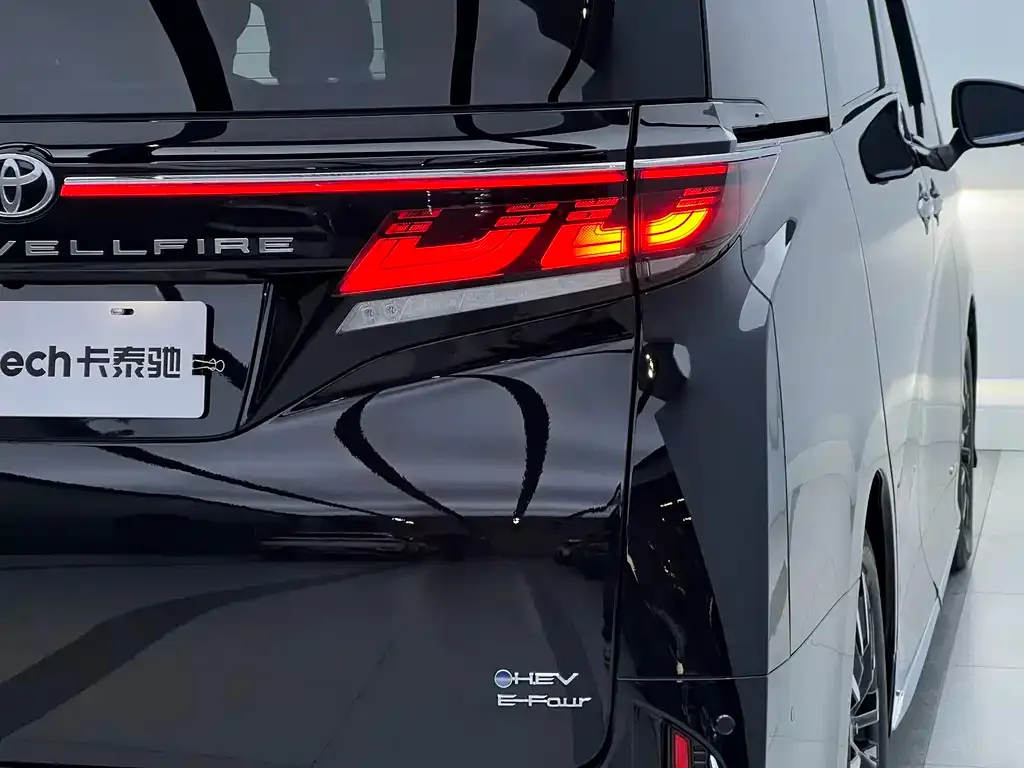 Toyota Vellfire — фото 9