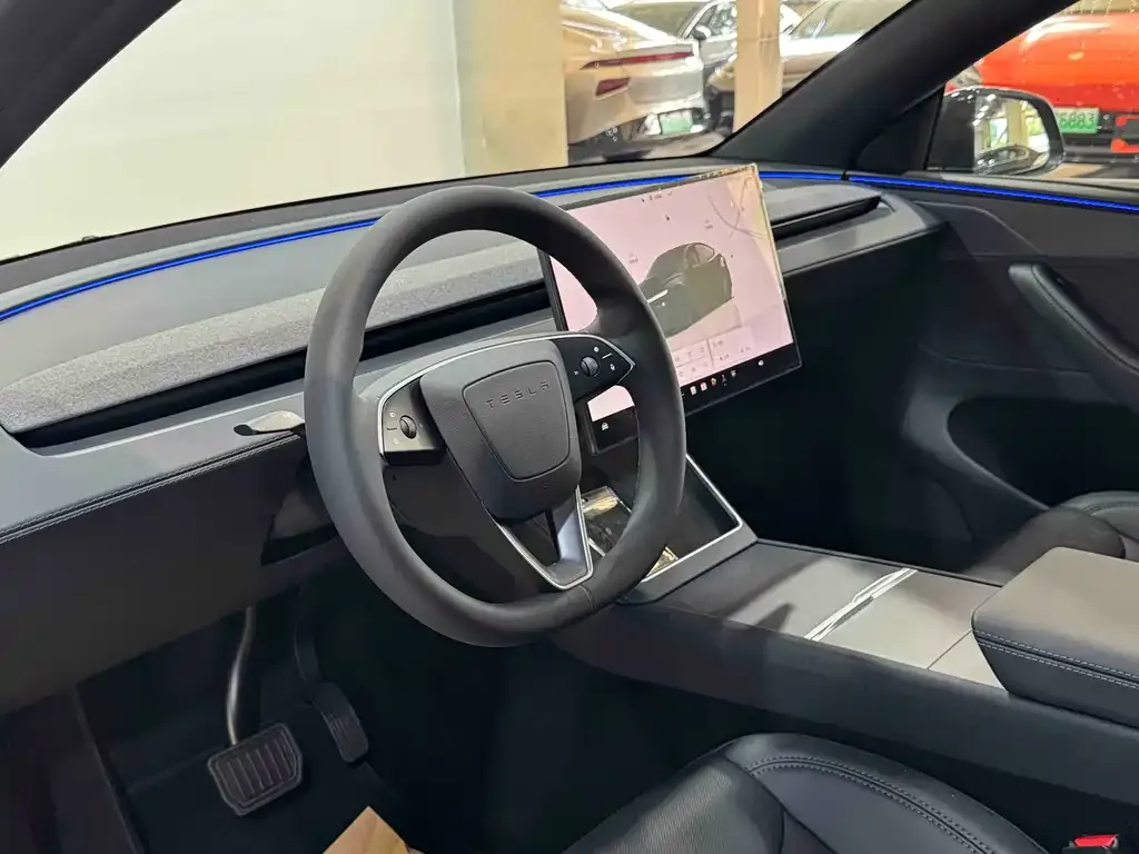 Tesla Model Y — фото 6