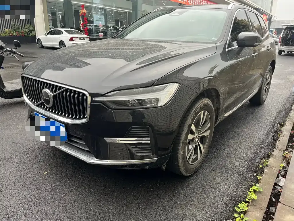 Volvo XC60 — фото 1