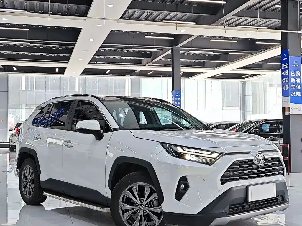 Toyota RAV4 — фото 5