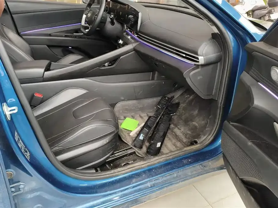 Hyundai Elantra 2023 из CN, фото 10