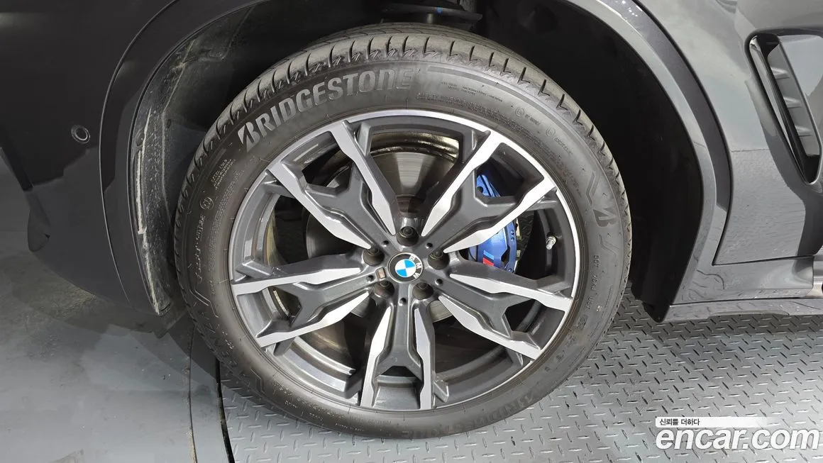 BMW X4 2025 из KR, фото 8