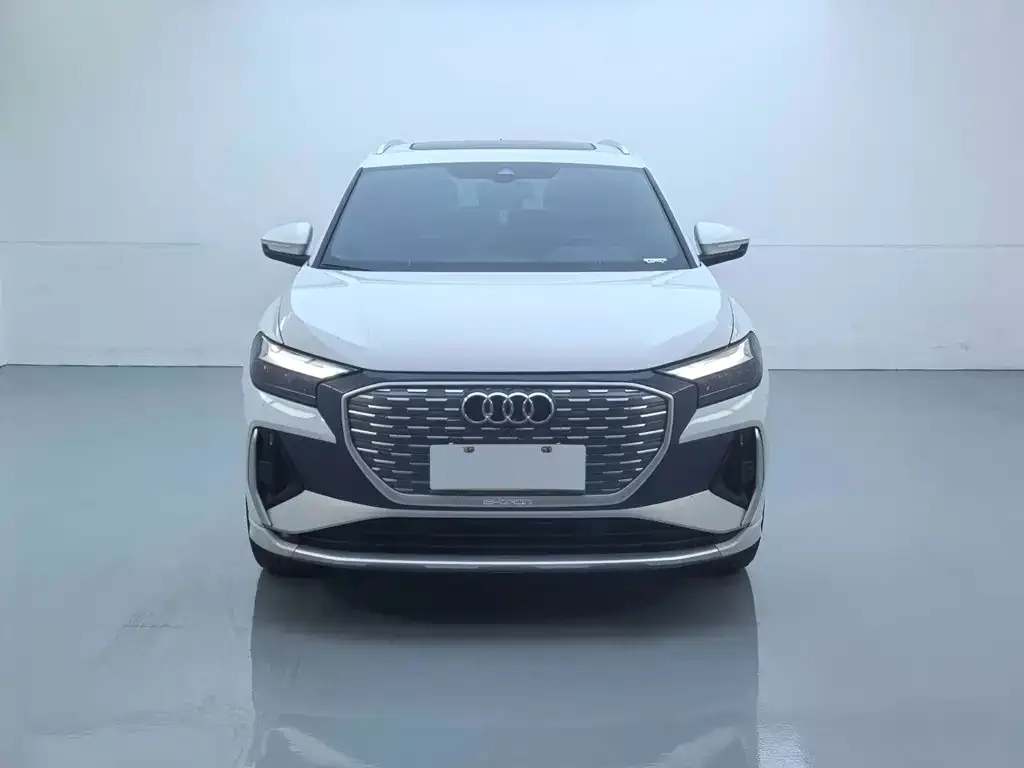 Audi Q4 e-tron — фото 10