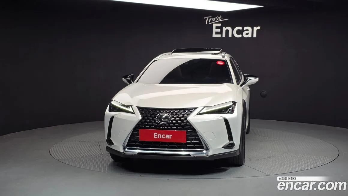 Lexus UX — фото 2