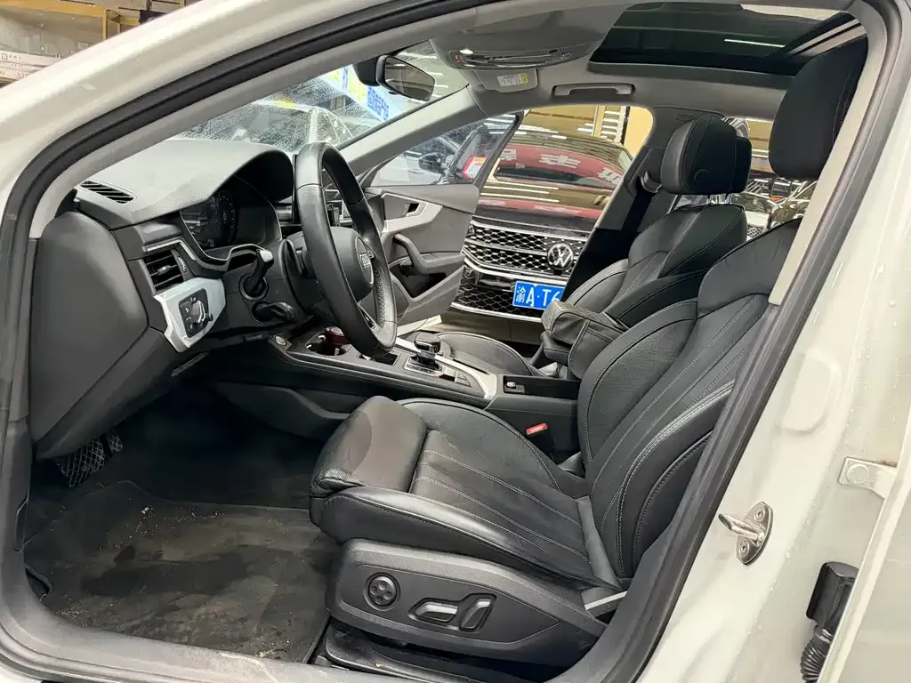 Audi A4L 2023 из CN, фото 6