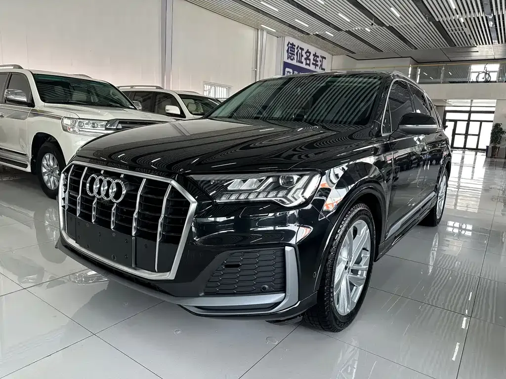 Audi Q7 2024 из CN, фото 1